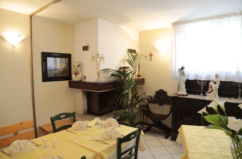 Hotel Ristorante Vittoria San Fedele Intelvi Exterior photo