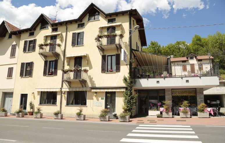 Hotel Ristorante Vittoria San Fedele Intelvi Exterior photo