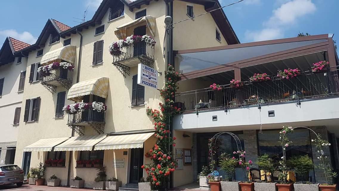 Hotel Ristorante Vittoria San Fedele Intelvi Exterior photo